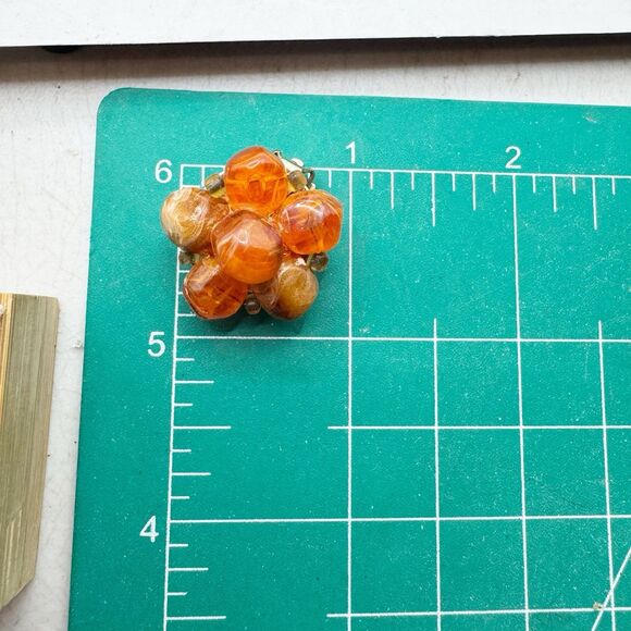 KRAMER Vintage Orange Beaded Floral Earrings Clip On Clustered Gold Tone Classic - Picture 4 of 11